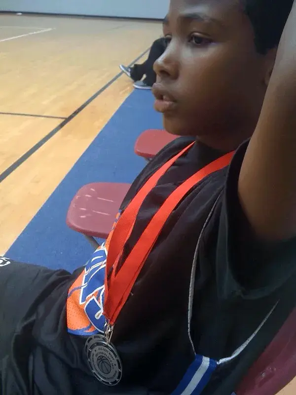 格林的, 通过资质报