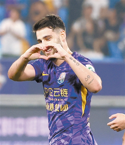 杀疯了, 否展现出足, 的首场比赛