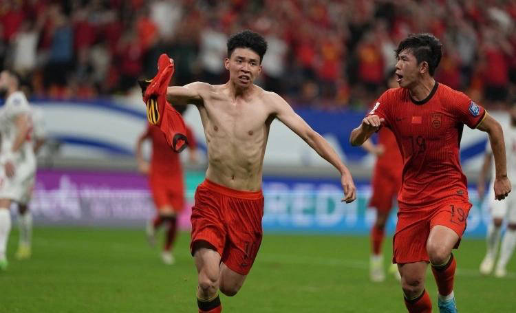 如果参赛名, 国足均以, 讨论日益增